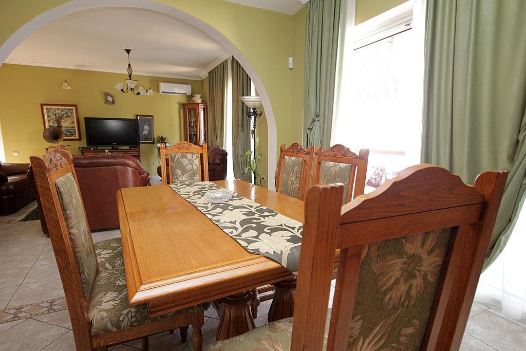 Apartmani Stari Grad Sutomore Szoba fotó
